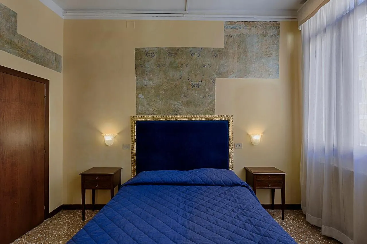 Hotel Guerrato Venice 0*,  Italy